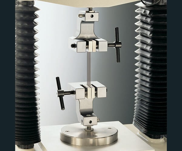 Tensile test on hair strands