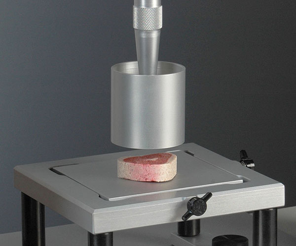 Compression test on a petfood sample