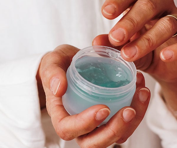 Texture in a pot of gel formula